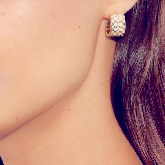 NEW Coach signature logo pink and silver small hoop drop earrings - Picture 3 of 3